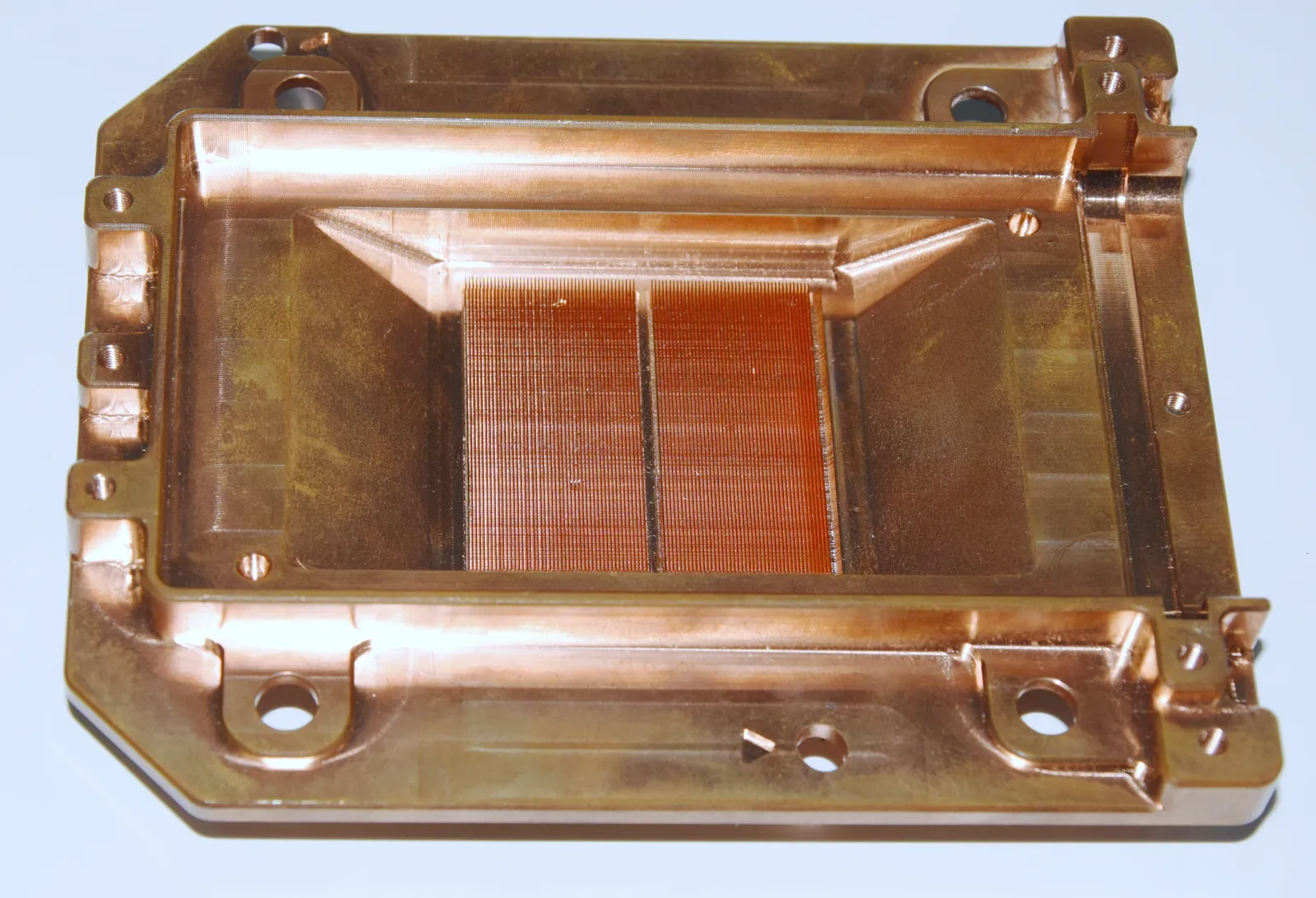 CPU liquid cooler for data center